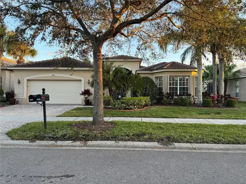 4906 Sapphire Sound Dr, Wimauma, FL 33598