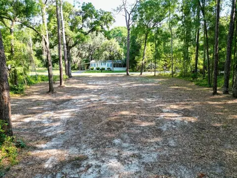 7798 E Pine Lake Ln, Floral City, FL 34436