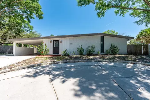 3313 Korina Ln, Tampa, FL 33618