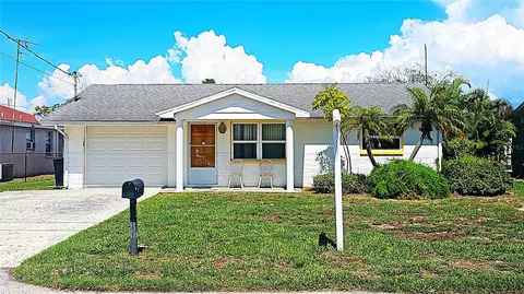 13916 Barnard Ave, Hudson, FL 34667