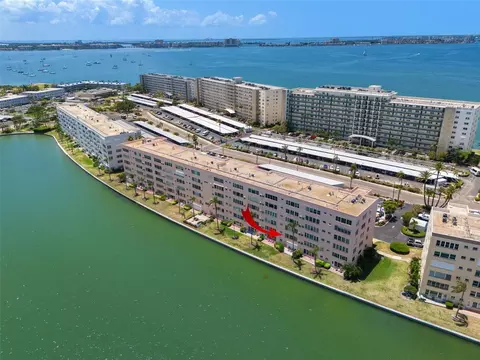 6025 Shore Blvd S #203, Gulfport, FL 33707