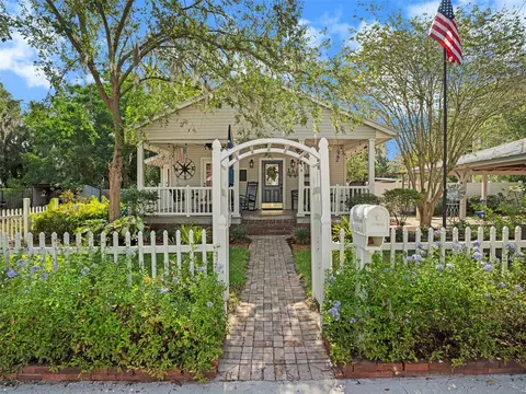 914 N Collins St, Plant City, FL 33563