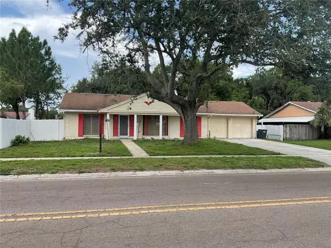 8404 Wooddrift Dr, Tampa, FL 33615