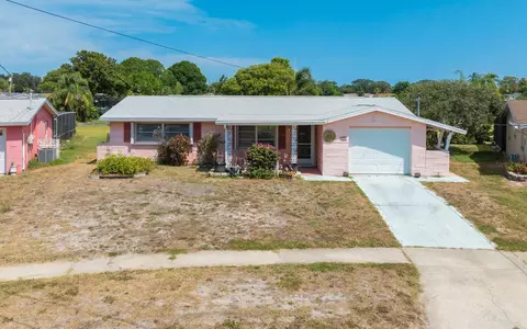5245 Riddle Rd, Holiday, FL 34690