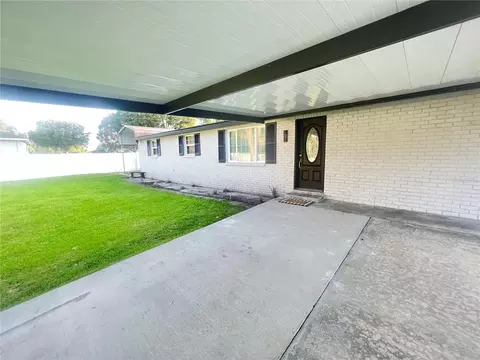 1534 Mclin Dr, Plant City, FL 33565