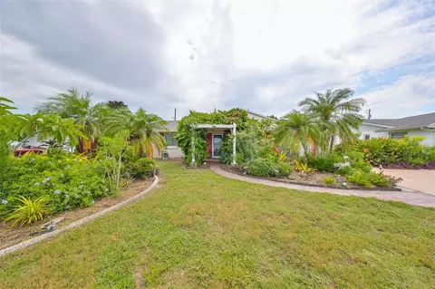 1409 Fox Hills Dr, Sun City Center, FL 33573