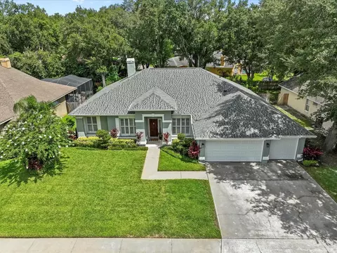 2205 Eagle Bluff Dr, Valrico, FL 33596