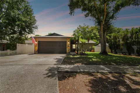 12839 Cumberland Dr, Largo, FL 33773