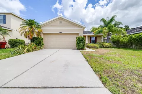 2753 Walden Woods Dr, Plant City, FL 33566