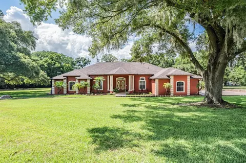 37211 Highridge Dr, Dade City, FL 33525