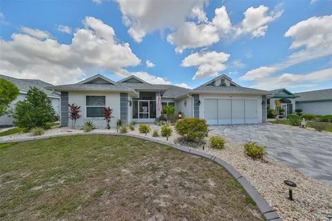 306 Caloosa Woods Ln, Sun City Center, FL 33573