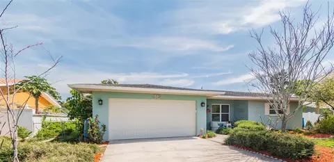 1813 S Betty Ln, Clearwater, FL 33756