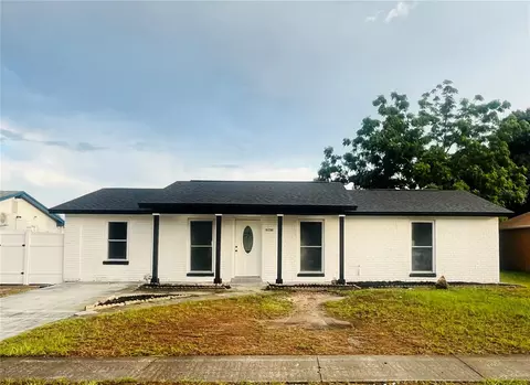 8236 Greenleaf Cir, Tampa, FL 33615