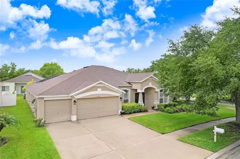 5753 Wynstone Ln, Zephyrhills, FL 33541