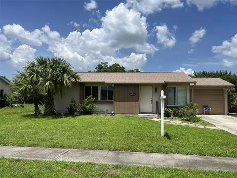 5460 Kenwood Dr, North Port, FL 34287