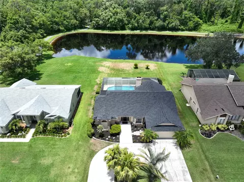 1922 Horseshoe Dr, Plant City, FL 33566