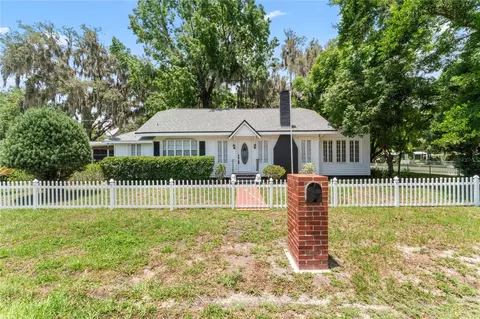 38803 6th Ave, Zephyrhills, FL 33542