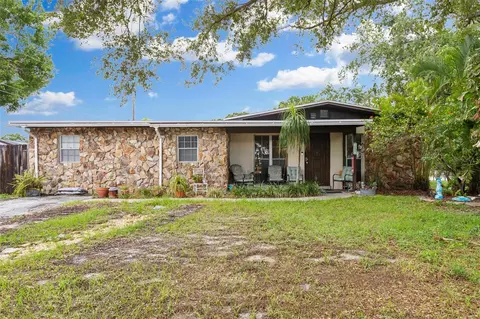 8409 River Oaks Dr, Tampa, FL 33615