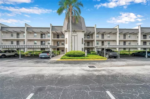 8765 Bardmoor Blvd #304, Seminole, FL 33777