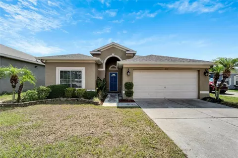 608 Maple Pointe Dr, Seffner, FL 33584