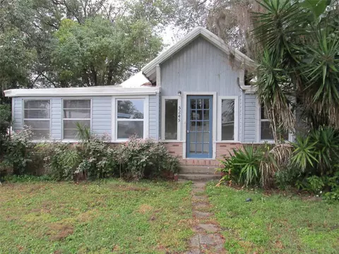 5245 18th St, Zephyrhills, FL 33542