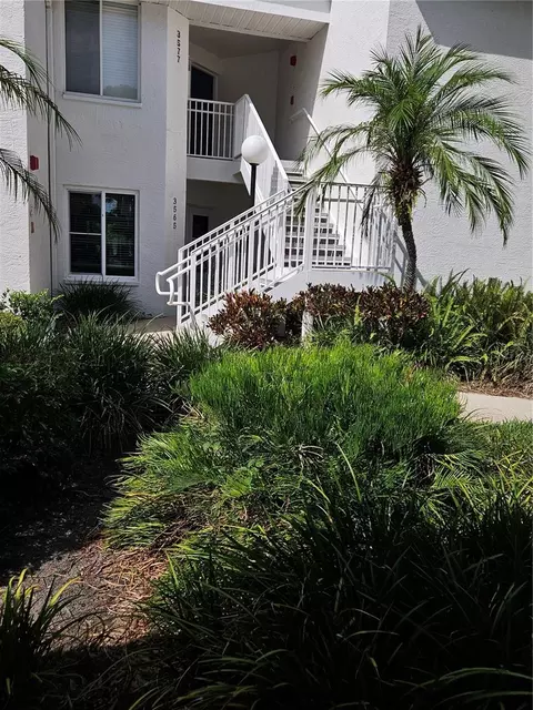 3565 Indigo Pond Dr, Palm Harbor, FL 34685