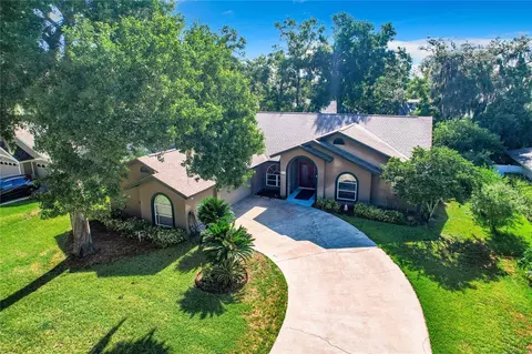 2906 Clubhouse Dr, Plant City, FL 33566