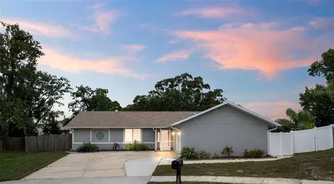 8712 Woodlawn Ct, Port Richey, FL 34668