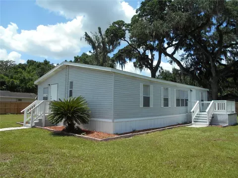 37707 Primo Dr, Dade City, FL 33523