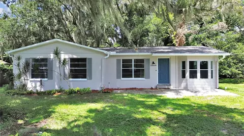 1705 N Orange St, Plant City, FL 33563