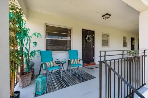 321 35th Ave N #D7, Saint Petersburg, FL 33704
