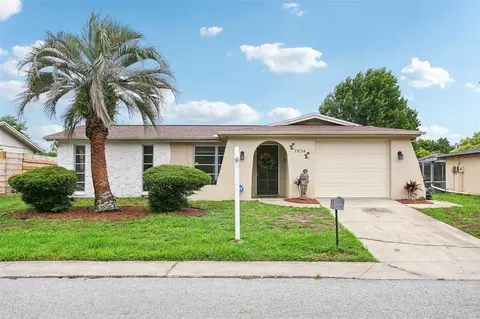 7824 Farmlawn Dr, Port Richey, FL 34668