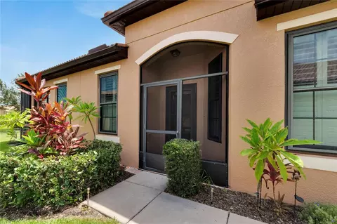 5660 Sunset Falls Dr, Apollo Beach, FL 33572
