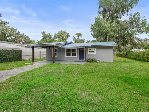 1924 Cr 439c, Lake Panasoffkee, FL 33538