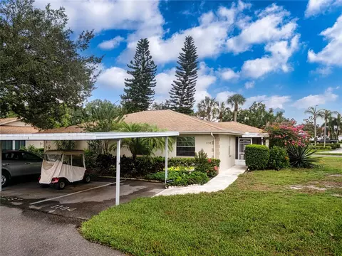 1104 Hailsham Cir, Sun City Center, FL 33573