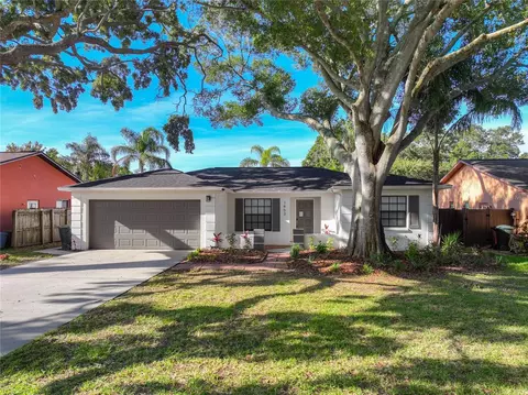 1453 Seaspray Ln, Dunedin, FL 34698