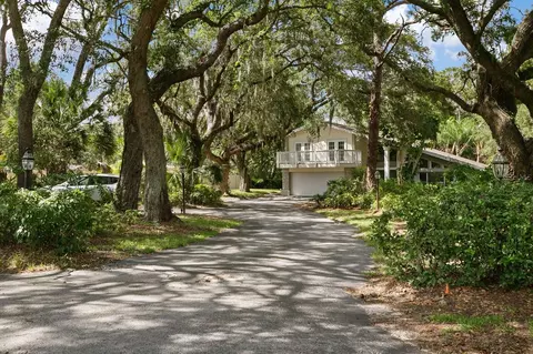 9350 Yellow Lake Dr, New Port Richey, FL 34654