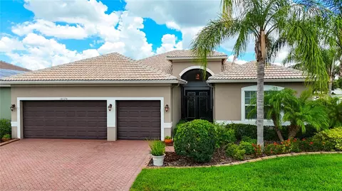 16124 Diamond Bay Dr, Wimauma, FL 33598