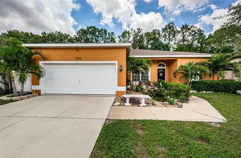 7220 Captiva Cir, New Port Richey, FL 34655