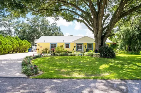 12028 San Angela Dr, San Antonio, FL 33576
