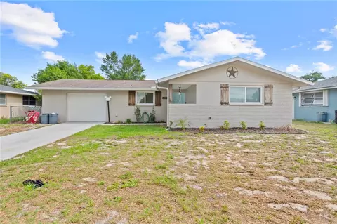 8151 Fox Hollow Dr, Port Richey, FL 34668