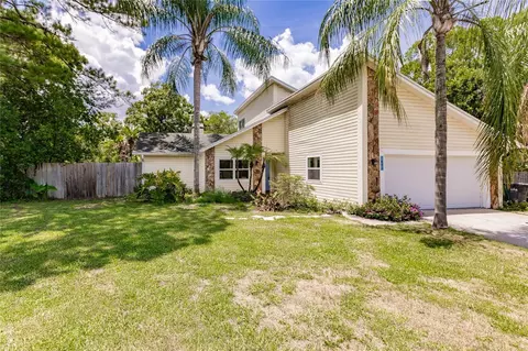1402 Point Ct, Lutz, FL 33549