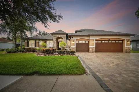 5602 Clouds Peak Dr, Lutz, FL 33558