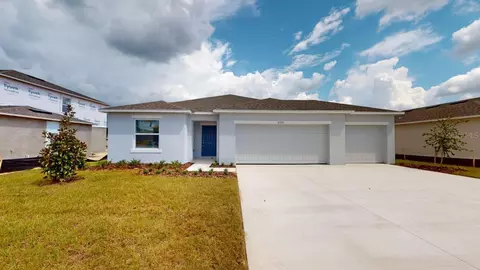 2735 Moss Rock St, Auburndale, FL 33823