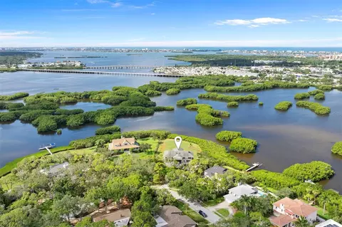 9025 Baywood Park Dr, Seminole, FL 33777