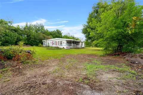 8124 Hamster Dr, Zephyrhills, FL 33540