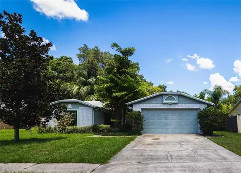 1520 Long Pond Dr, Valrico, FL 33594