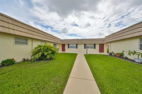 202 Bedford St #57, Sun City Center, FL 33573