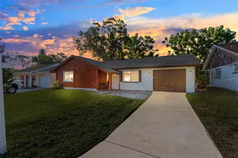 8411 Hunting Saddle Dr, Hudson, FL 34667