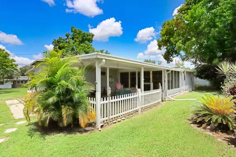 6630 23rd St, Zephyrhills, FL 33542